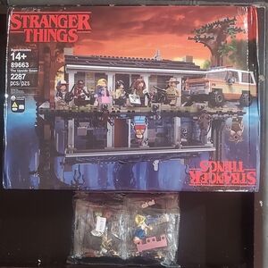 Stranger Things Upside Down Building Set with Extra  Minifigures
